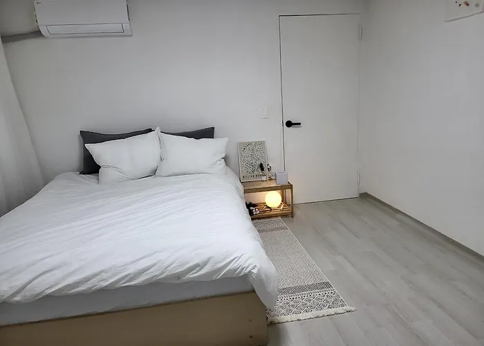 New, Private, 3 Rooms, Hongdae, 6 Persons