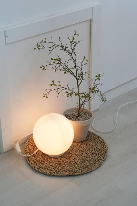 New, Private, 3 Rooms, Hongdae, 6 Persons Apartment *