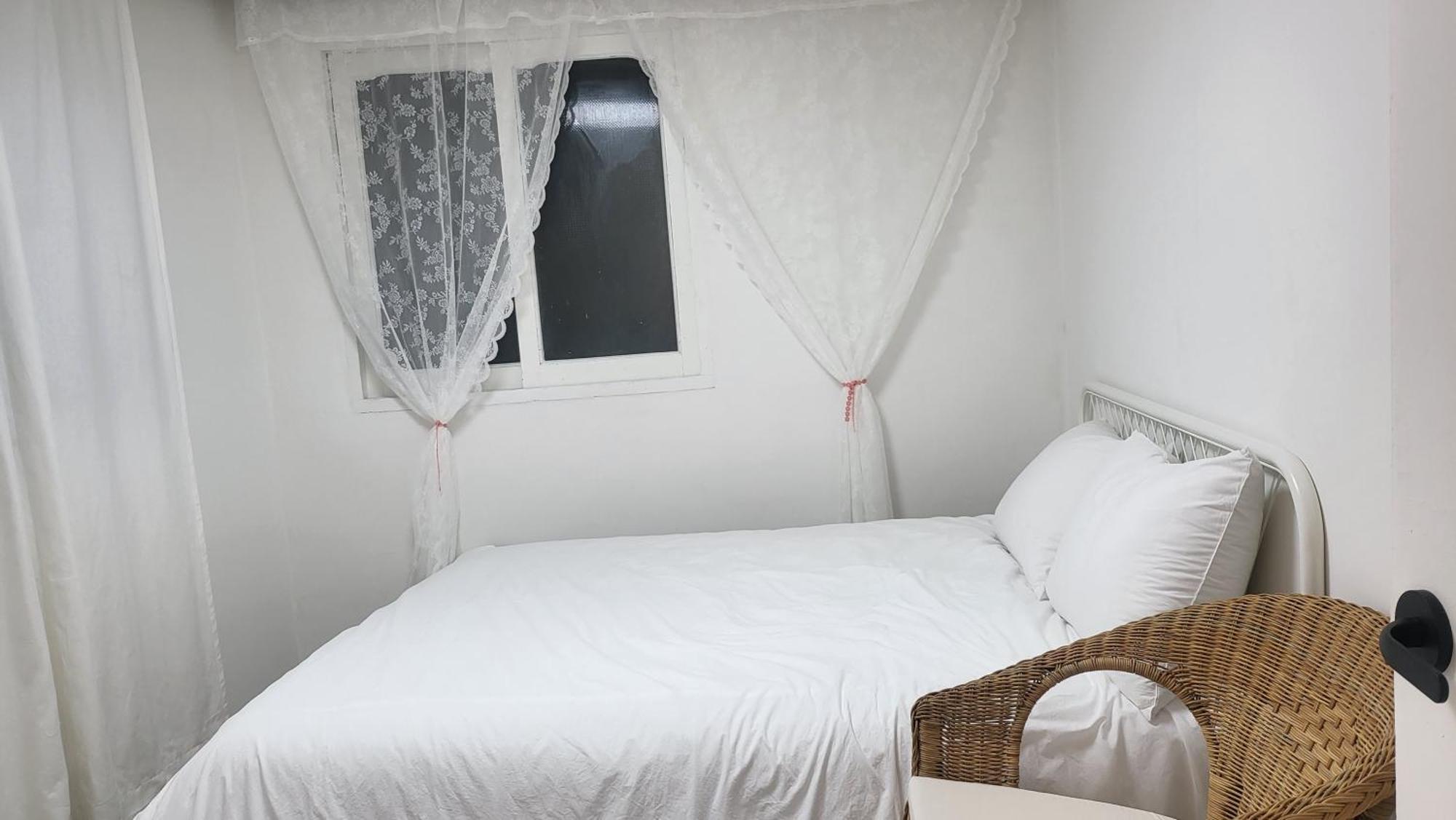 Apartment New, Private, 3 Rooms, Hongdae, 6 Persons Seoul